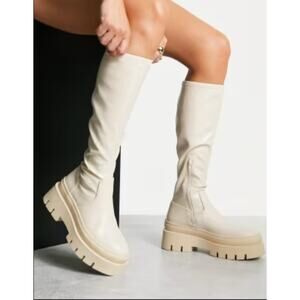 Bershka Chunky Tall Boots 10 40 NWT Cream White Knee High Lug Sole Grunge Y2K